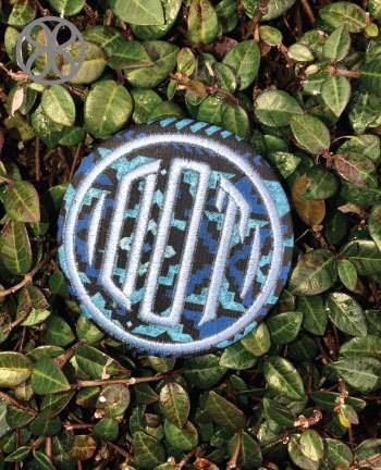Large Embroidered Circle Monogram Pin Back Button - Design 7 - JennaBenna